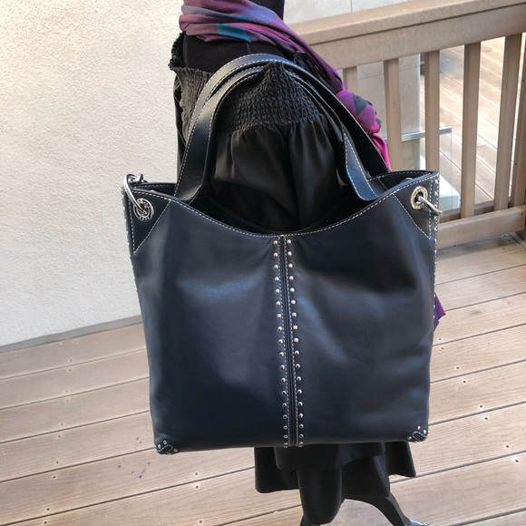 🎉Michael Kors Astor uptown studded, bluish/blk purse with silver hardware!🎉 - Picture 2 of 8